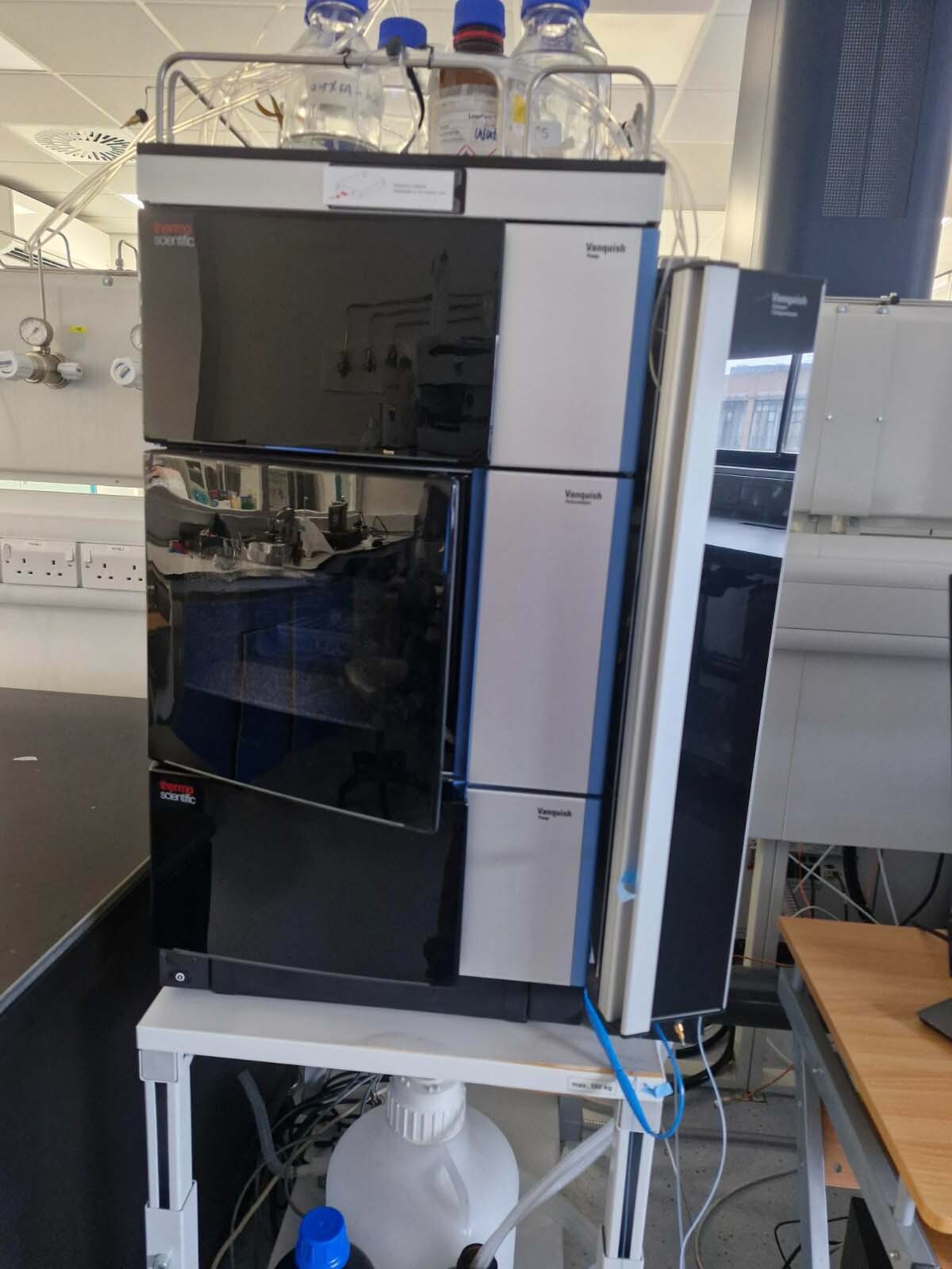 Photo Used THERMO FISHER SCIENTIFIC Vanquish For Sale