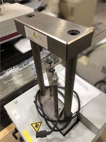 フォト（写真） 使用される THERMO IEC French press 販売のために