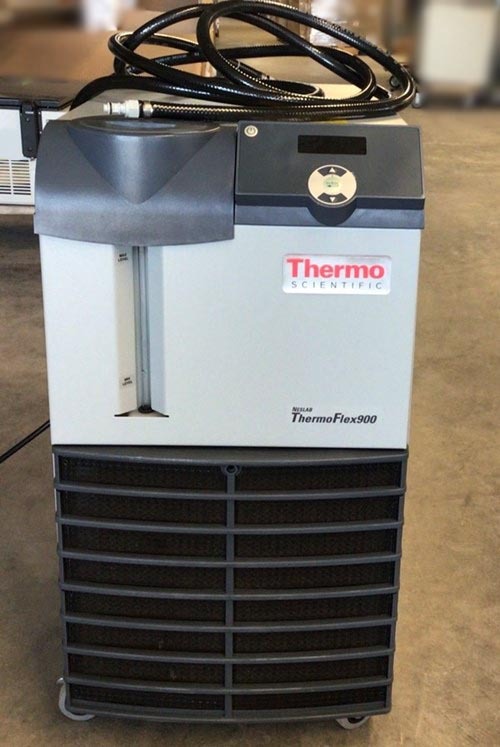 Photo Used THERMO SCIENTIFIC NESLAB ThermoFlex 900 For Sale