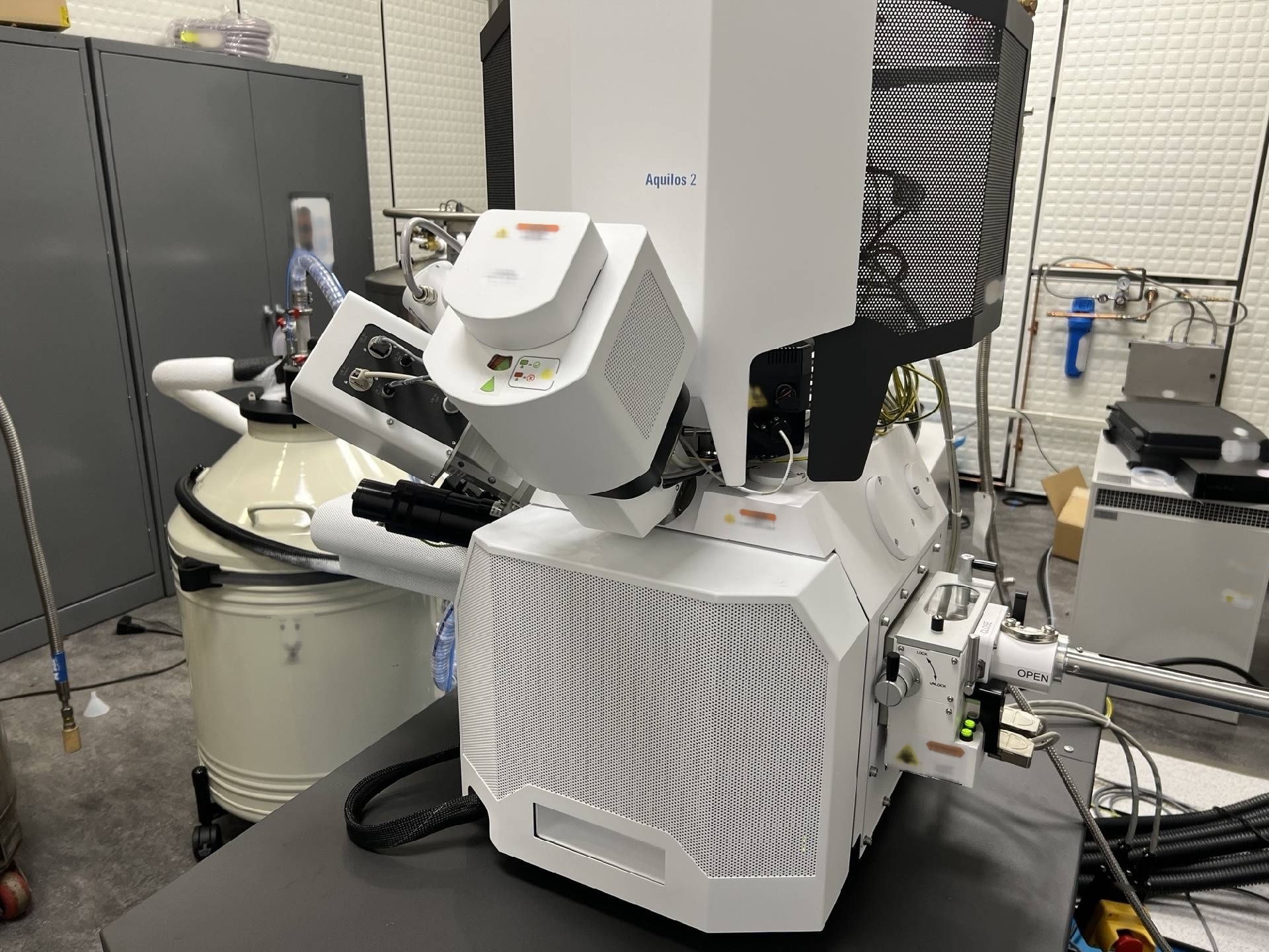 Photo Used THERMO SCEINTIFIC Aquilos 2 For Sale