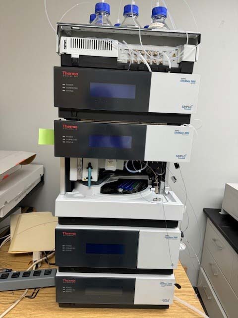 Photo Used THERMO SCIENTIFC Ultimate 3000 For Sale