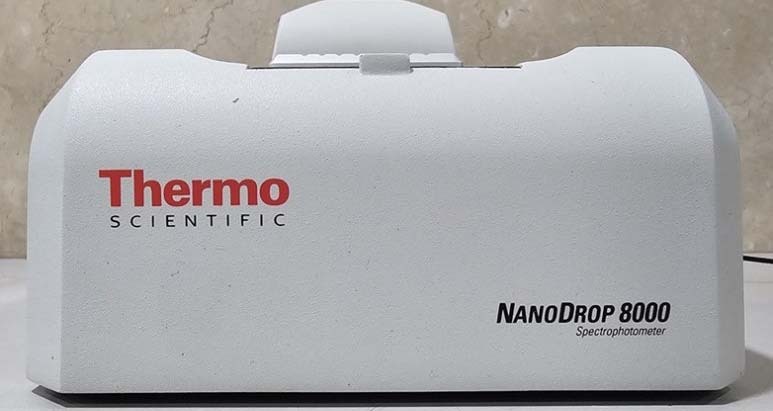 フォト（写真） 使用される THERMO FISHER SCIENTIFIC NanoDrop 8000 販売のために