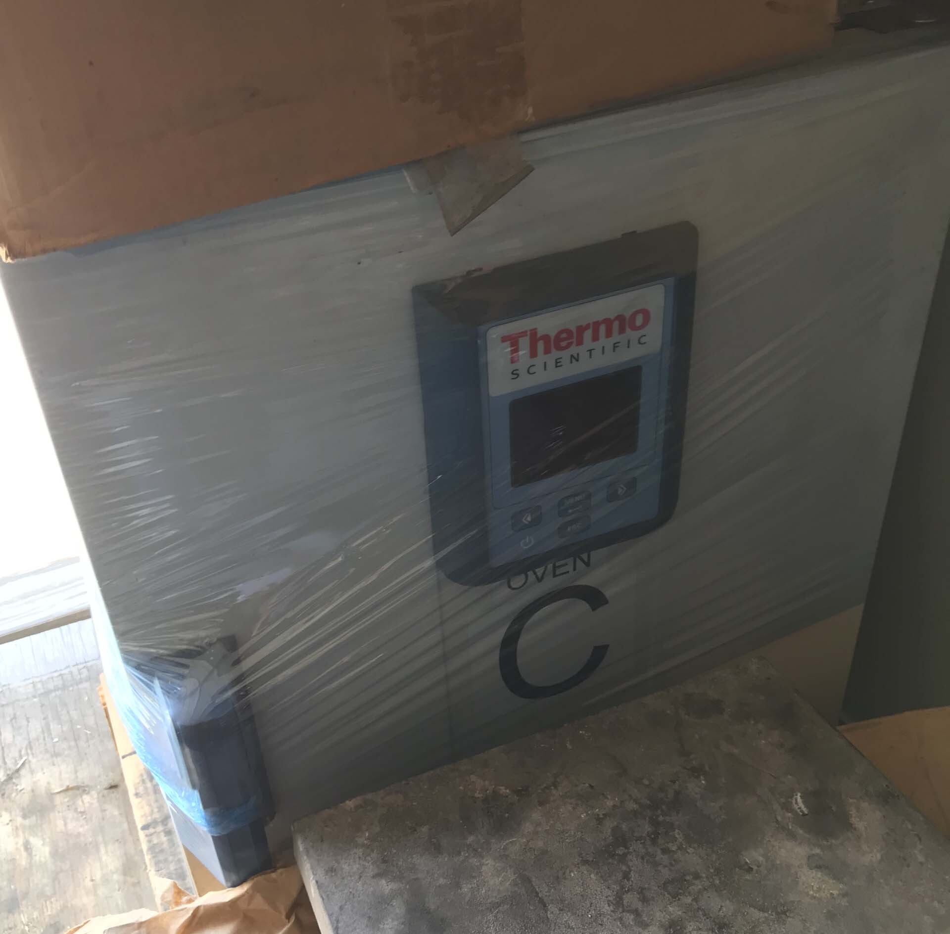 Foto Verwendet THERMO SCIENTIFIC / HERAEUS Oven Zum Verkauf