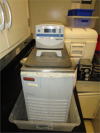 Photo Used THERMO SCIENTIFIC / NESLAB RTE-7 For Sale