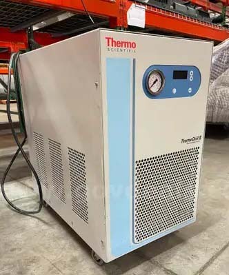 사진 사용됨 THERMO SCIENTIFIC / NESLAB ThermoChill II 판매용