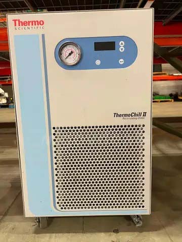 사진 사용됨 THERMO SCIENTIFIC / NESLAB ThermoChill II 판매용