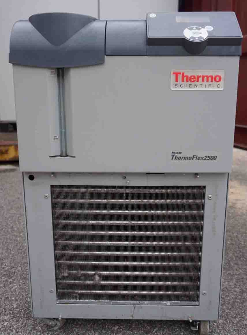 Photo Used THERMO SCIENTIFIC / NESLAB ThermoFlex 2500 For Sale