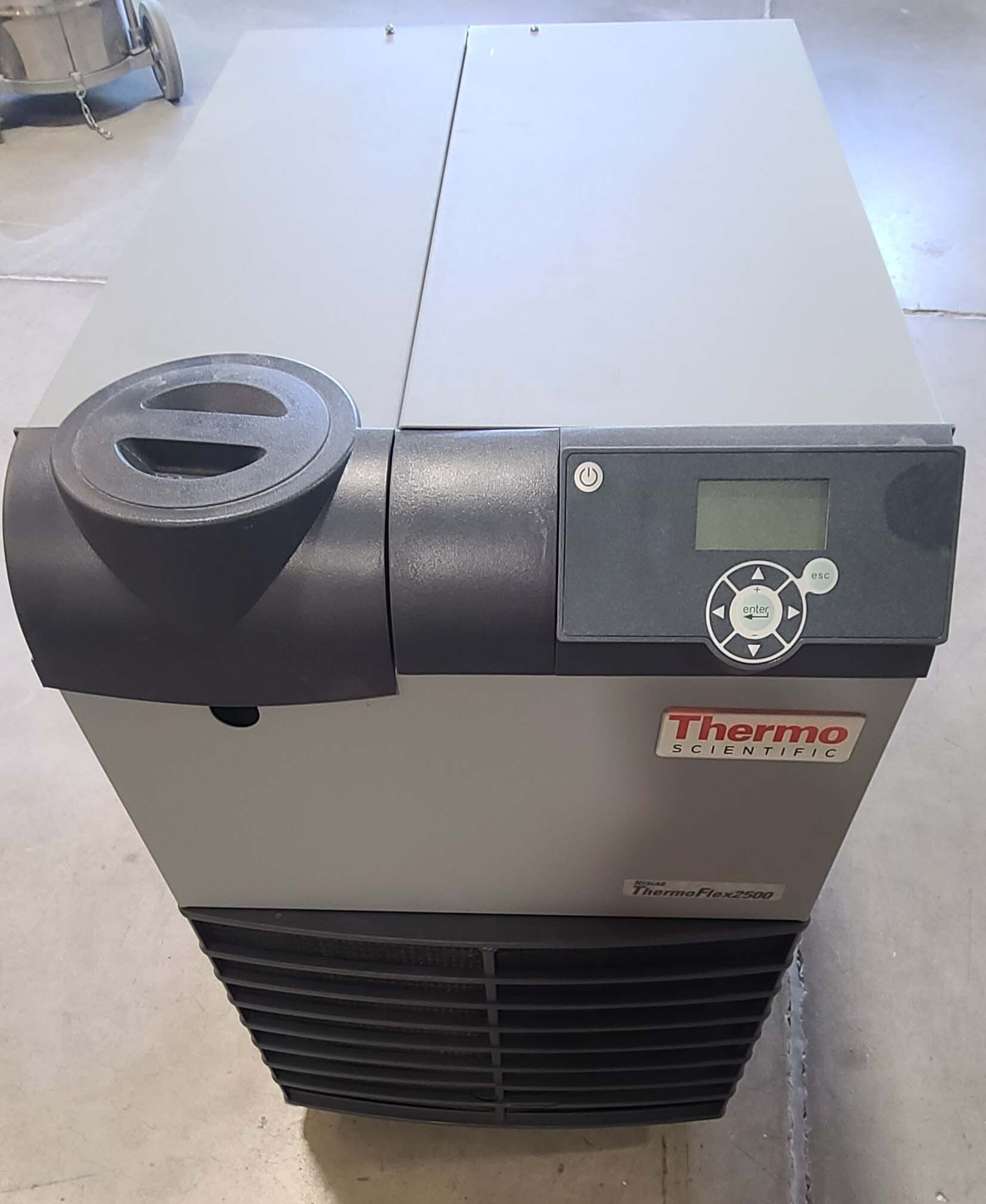 圖為 已使用的 THERMO SCIENTIFIC / NESLAB ThermoFlex 2500 待售
