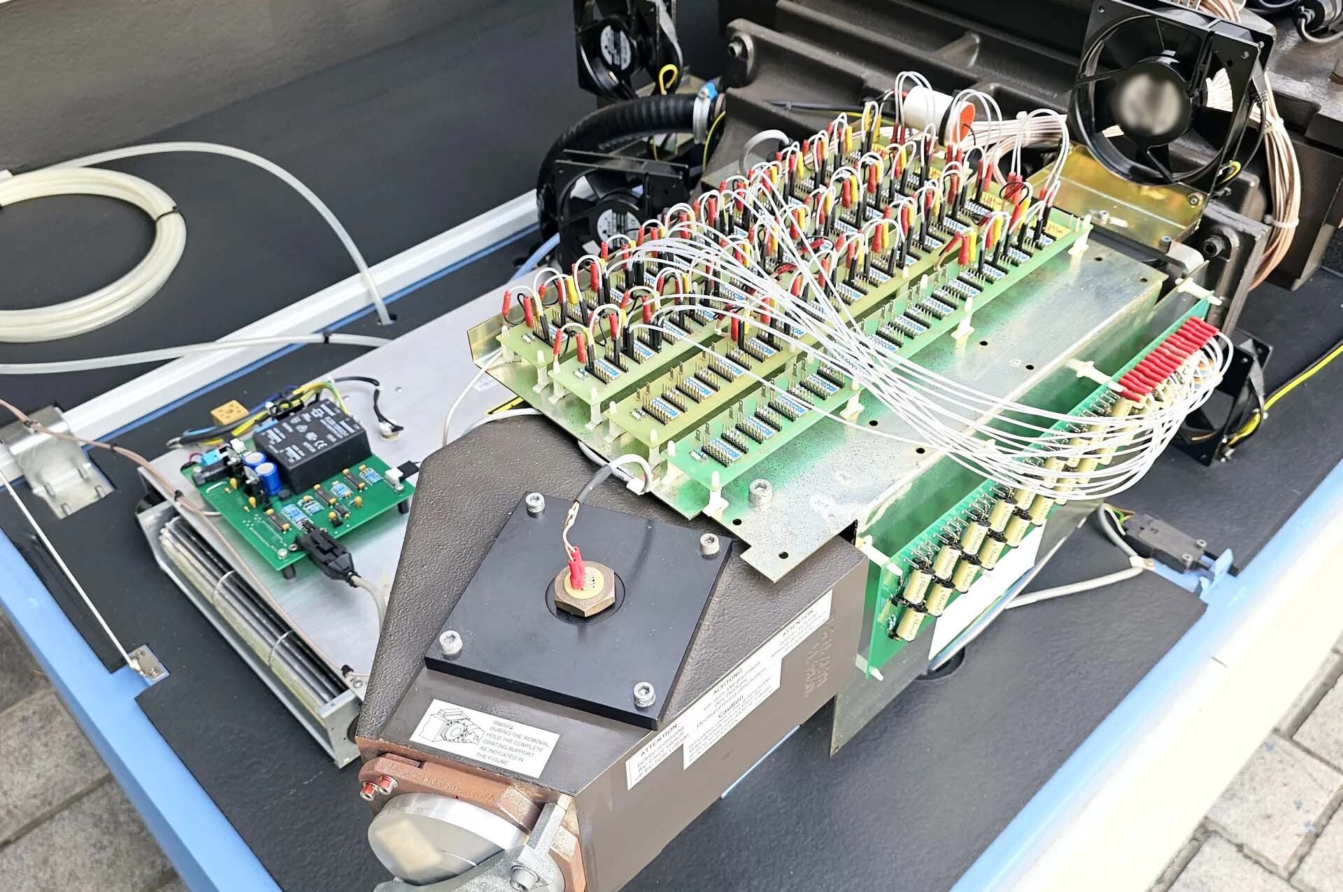 Photo Used THERMO SCIENTIFIC ARL 4460 For Sale