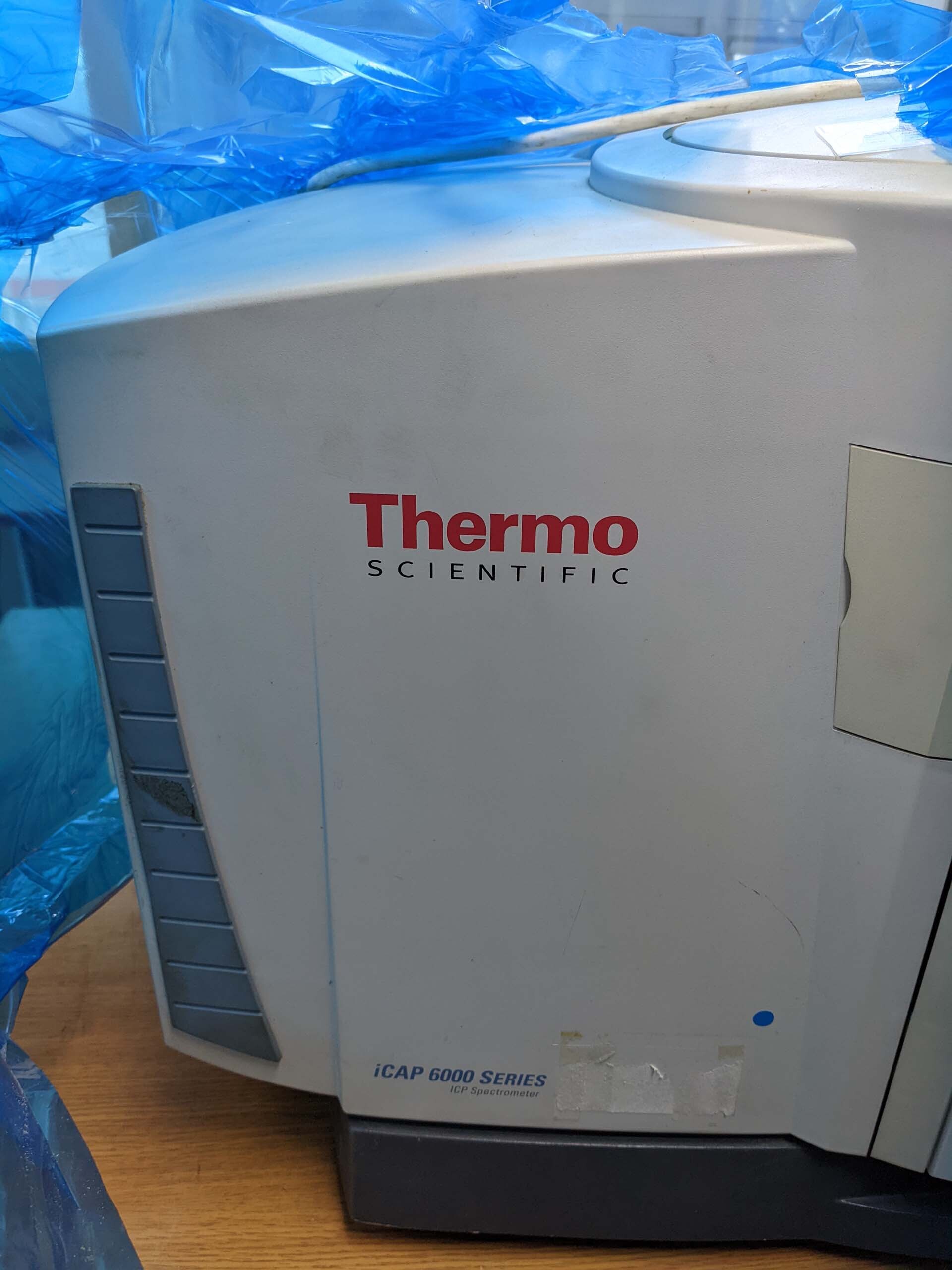 Photo Used THERMO SCIENTIFIC ICAP 6000 For Sale