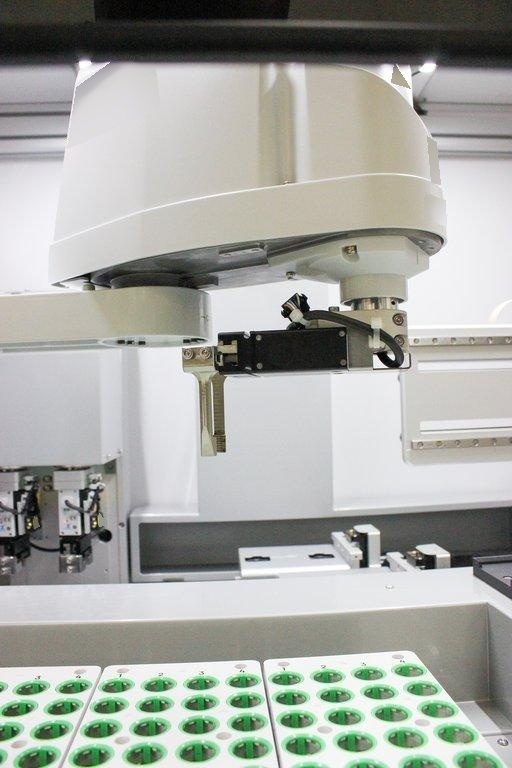 Foto Verwendet THERMO SCIENTIFIC KingFisher SpeciTRAX Zum Verkauf
