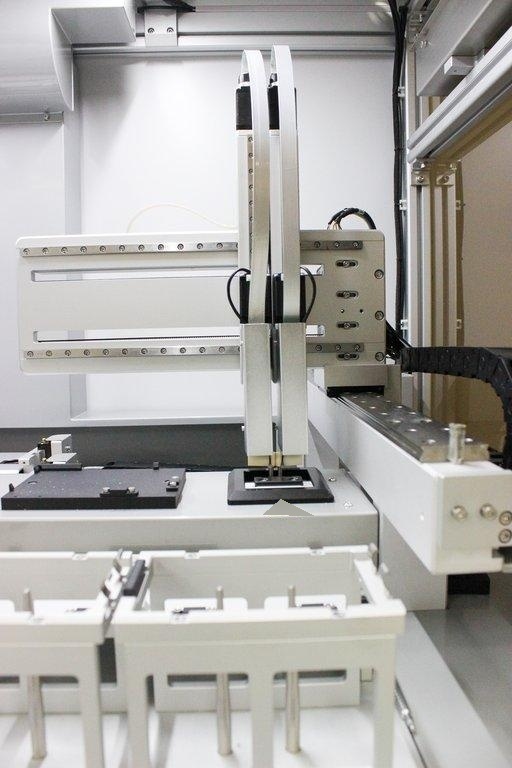 Foto Verwendet THERMO SCIENTIFIC KingFisher SpeciTRAX Zum Verkauf