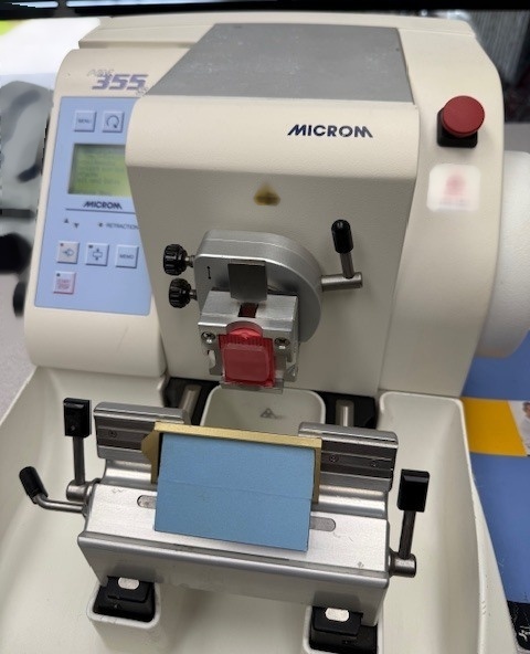 Photo Utilisé THERMO SCIENTIFIC Microm 335S À vendre