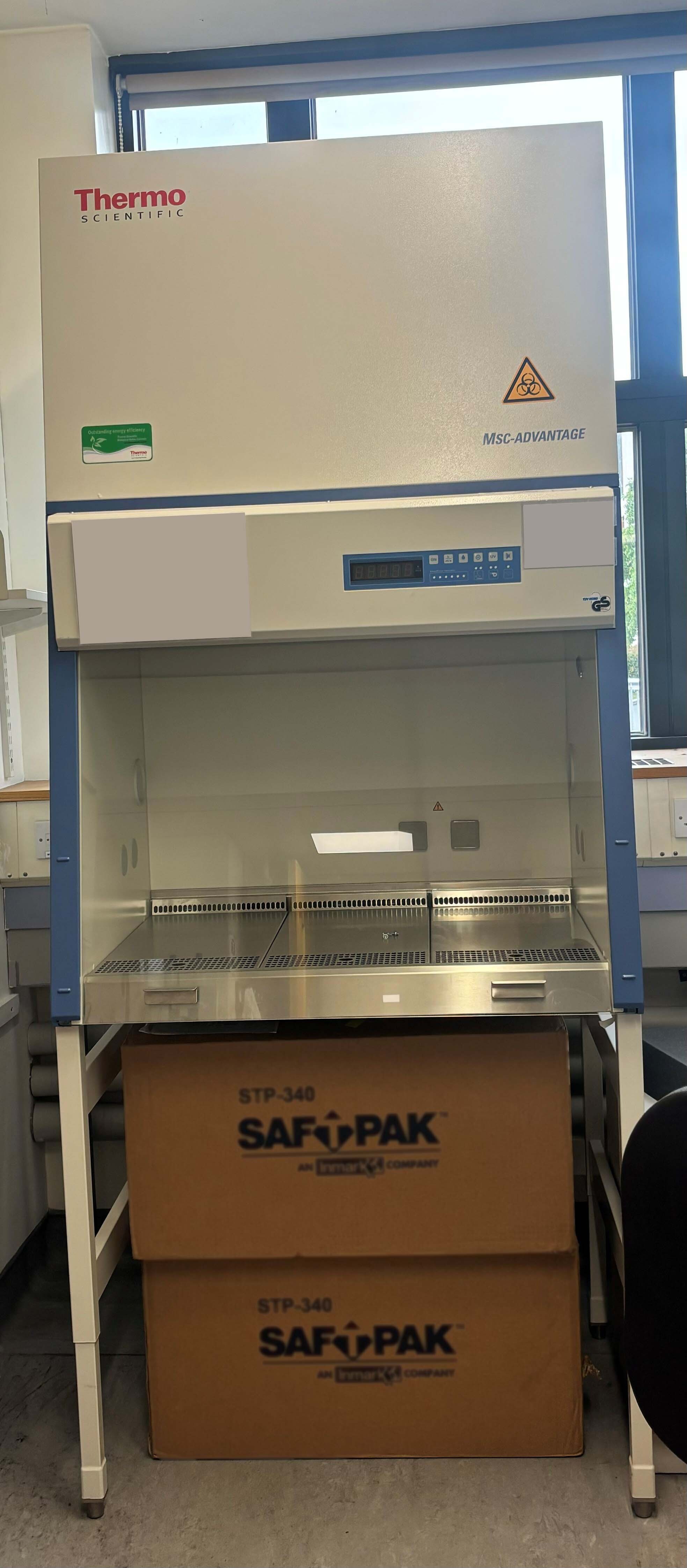Foto Verwendet THERMO SCIENTIFIC MSC Advantage Class II Zum Verkauf