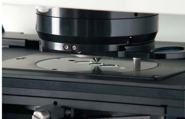 Foto Verwendet THERMO SCIENTIFIC Nicolet iN10 Zum Verkauf