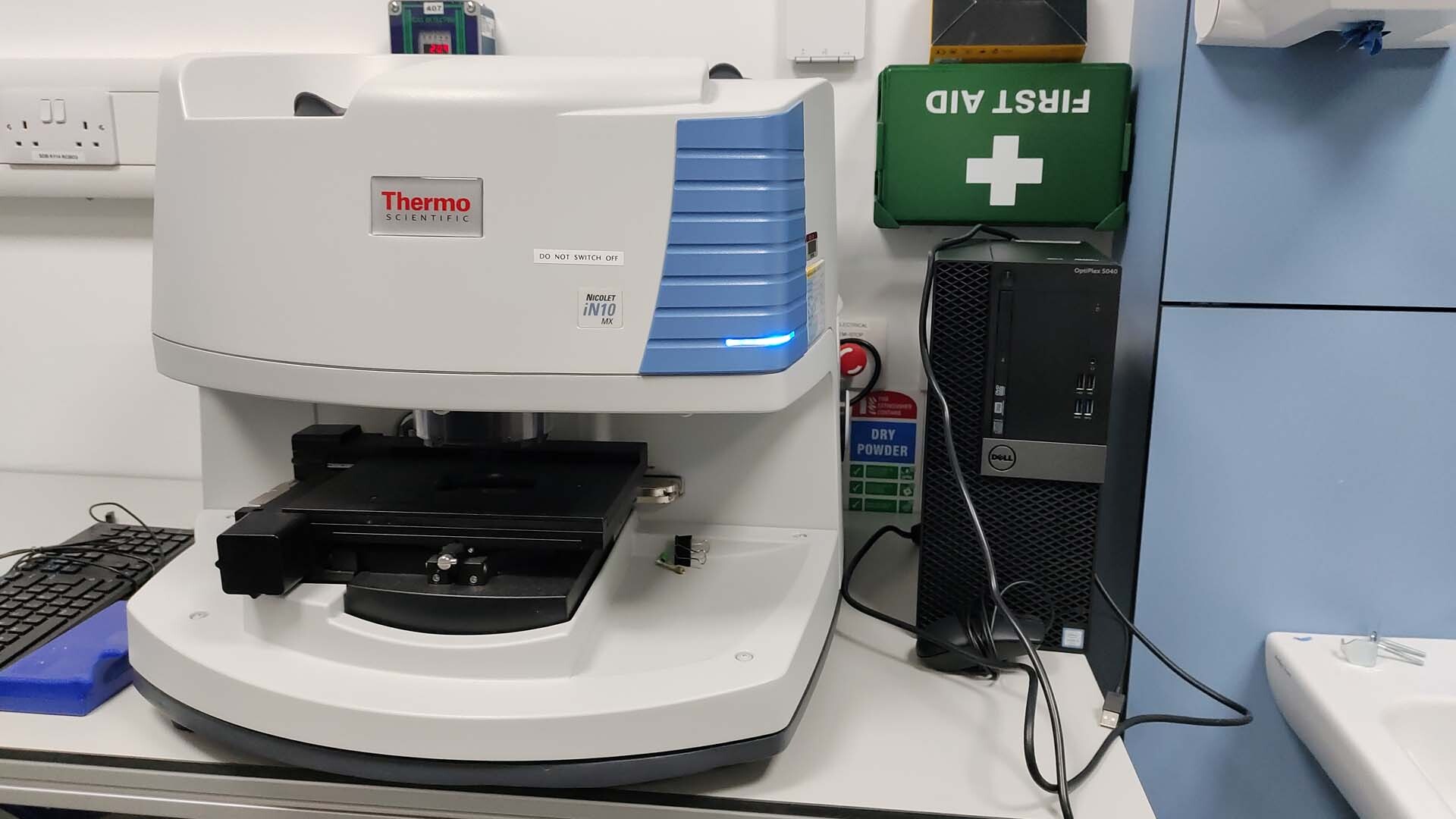 Foto Verwendet THERMO SCIENTIFIC Nicolet iN10 Zum Verkauf