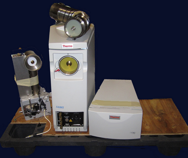 Photo Used THERMO SCIENTIFIC Quantum Ultra For Sale