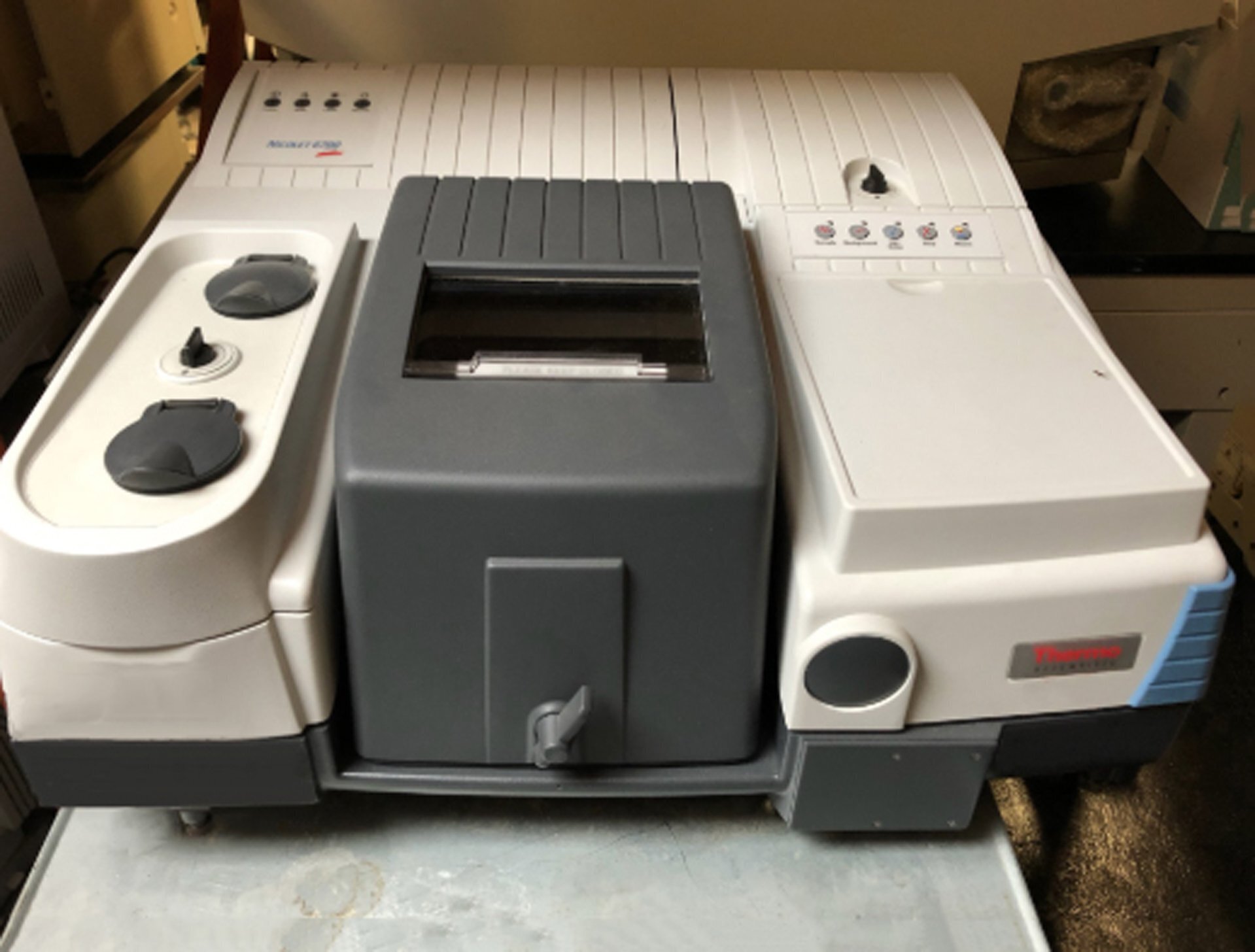 Photo Used THERMO Nicolet 6700 For Sale