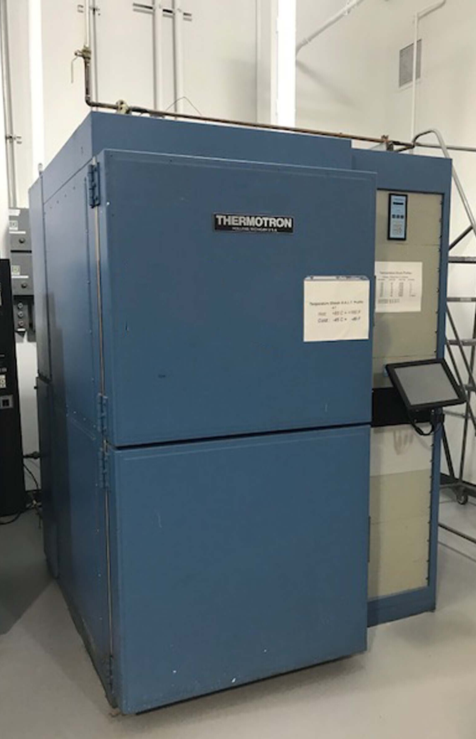 Photo Used THERMOTRON ATS-195-V-5-5-LN2 For Sale