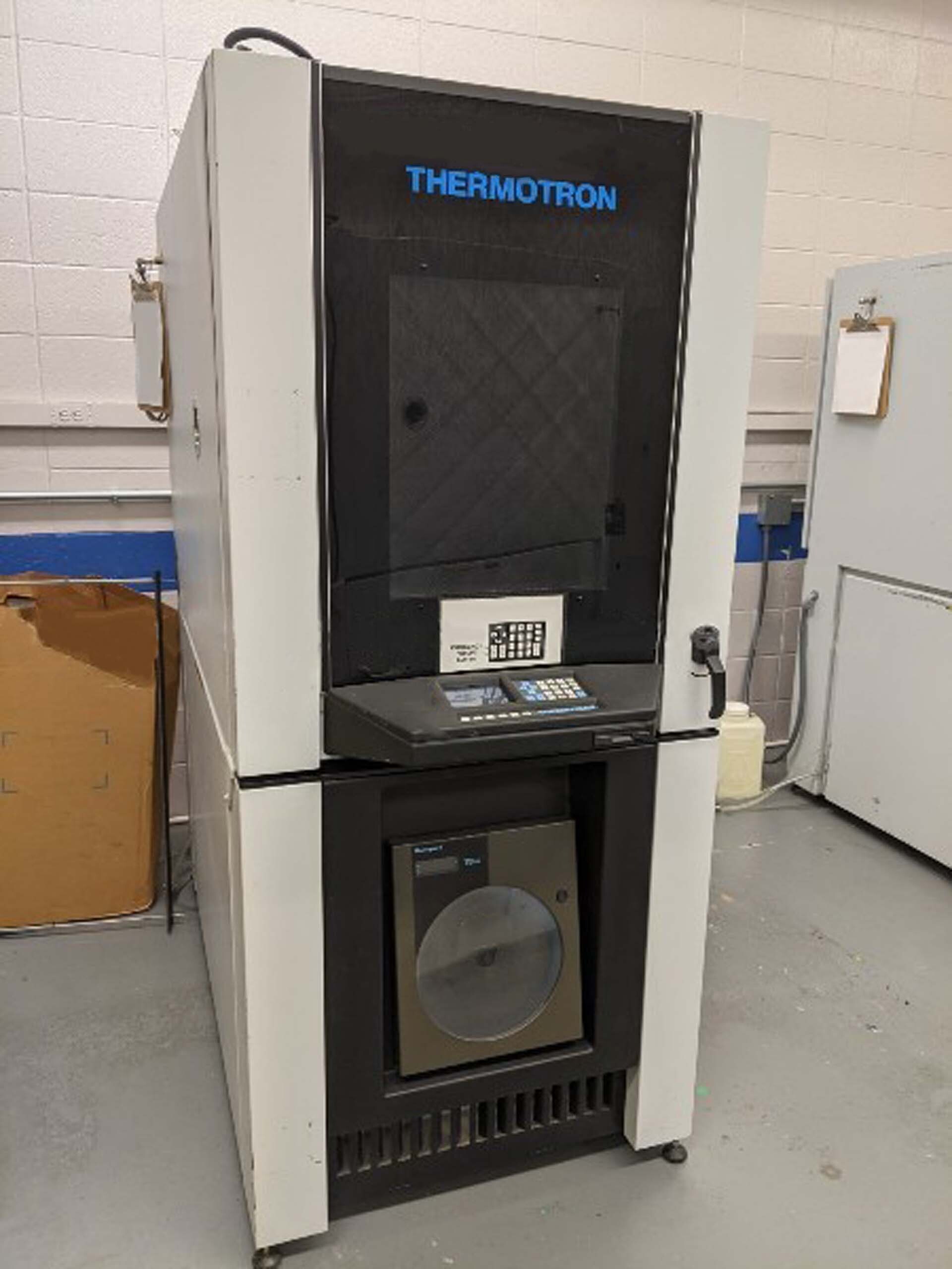 Photo Used THERMOTRON SE 300-2-2 For Sale