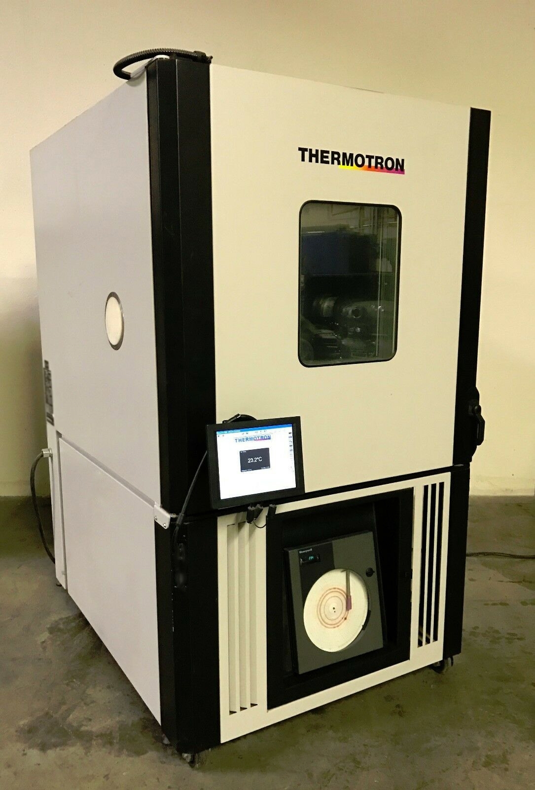 Photo Utilisé THERMOTRON SE 600-3-3 À vendre