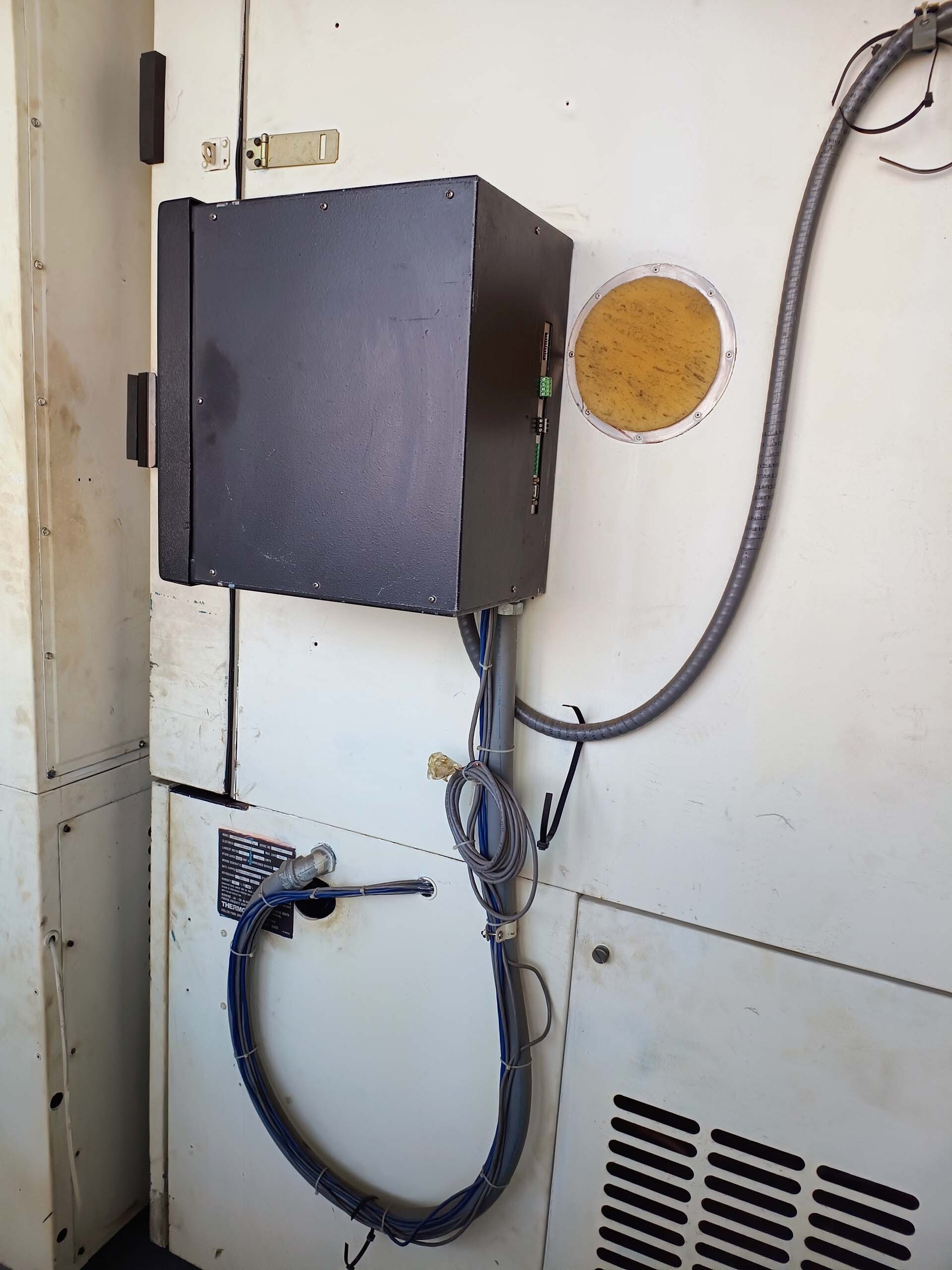 Photo Used THERMOTRON SM-35C-5-5 For Sale