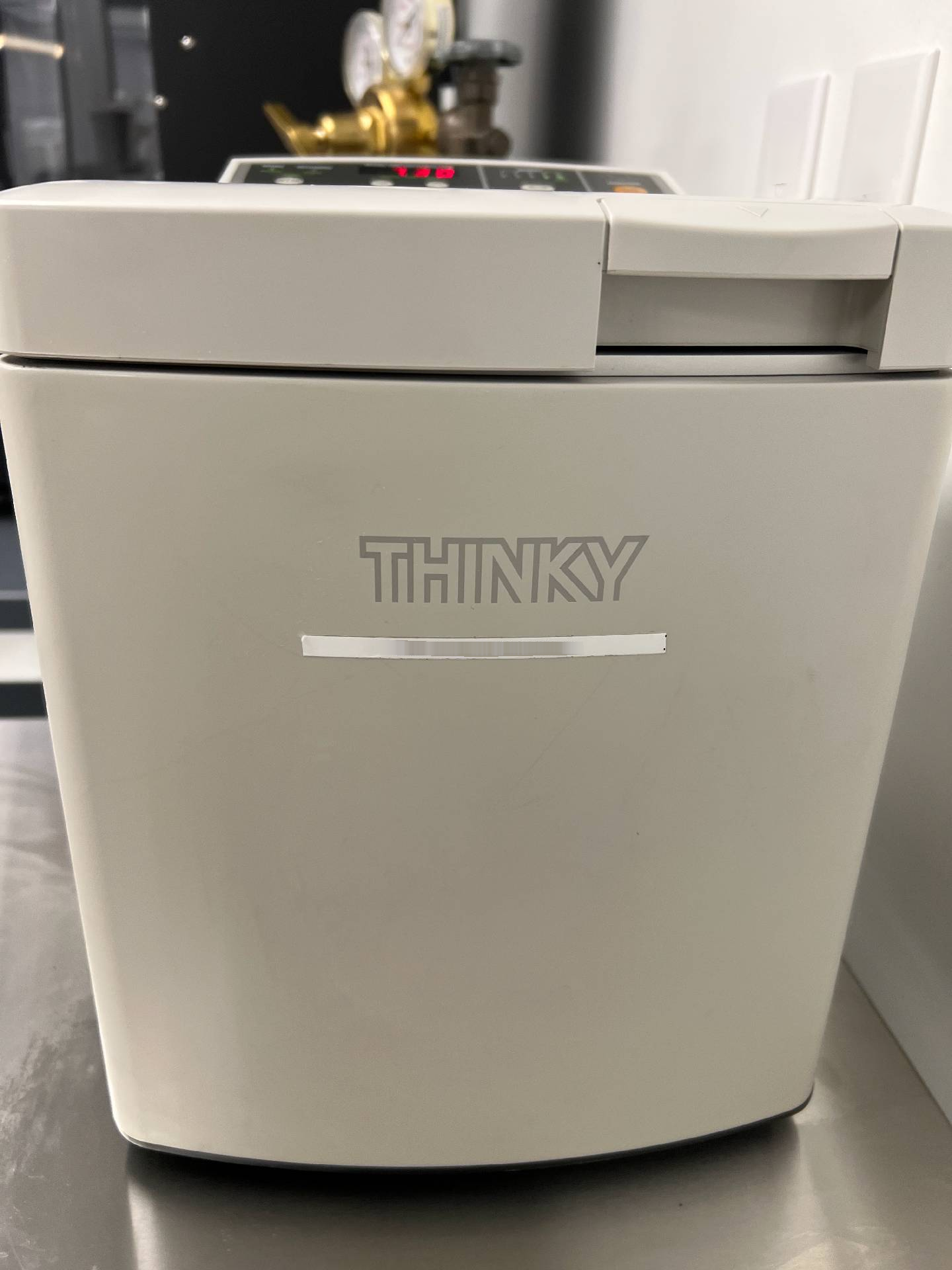 图为 已使用的 THINKY AR-100 待售