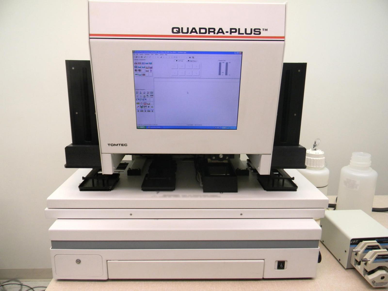 Foto Verwendet TOMTEC Quadra Plus 500 Series Zum Verkauf