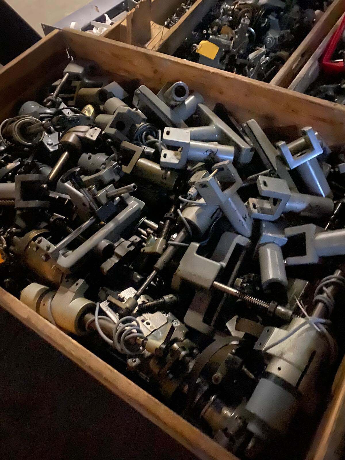图为 已使用的 TORNOS Lot of lathe 待售