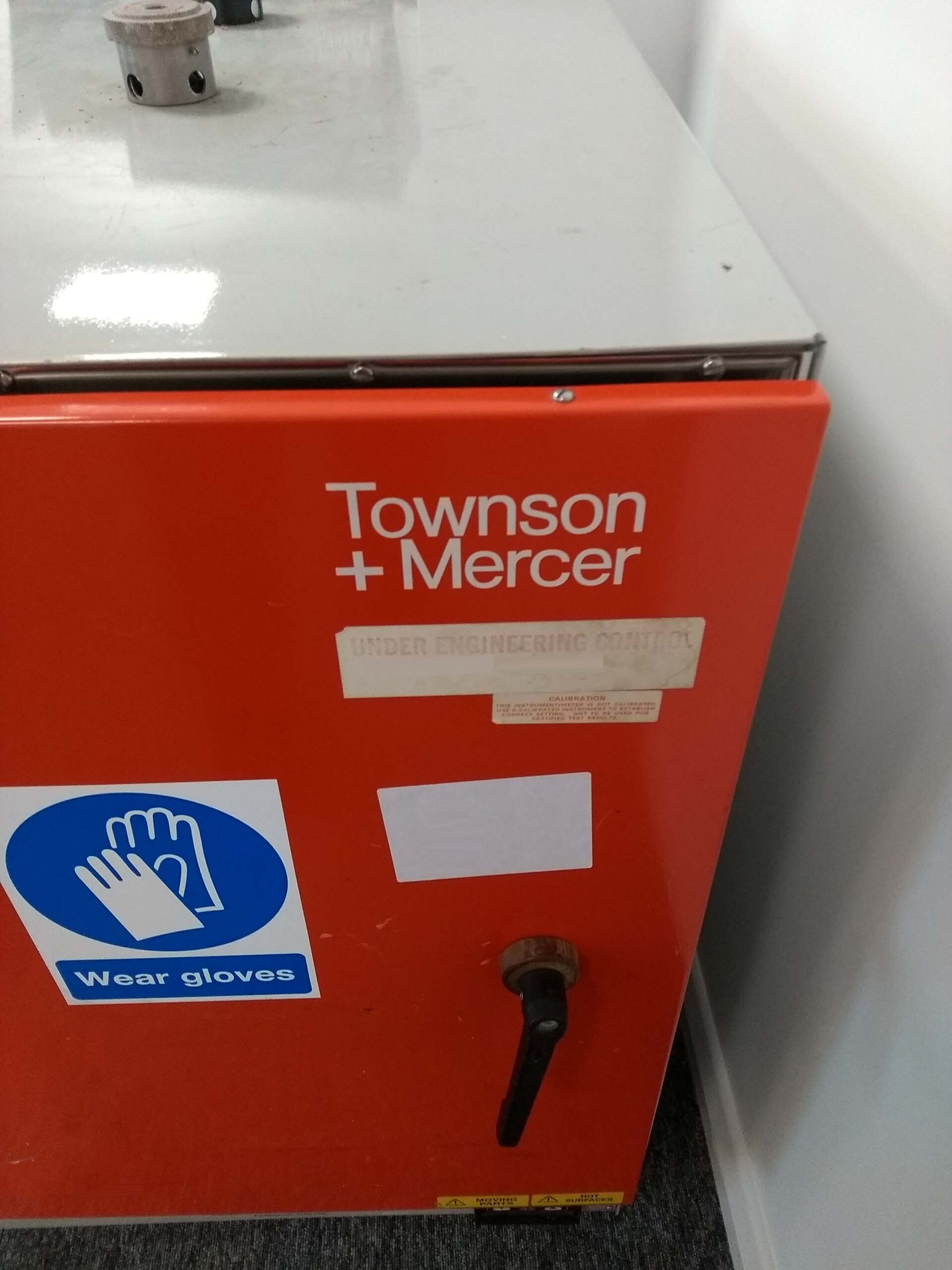 Photo Used TOWNSON & MERCER 8-300 Series For Sale