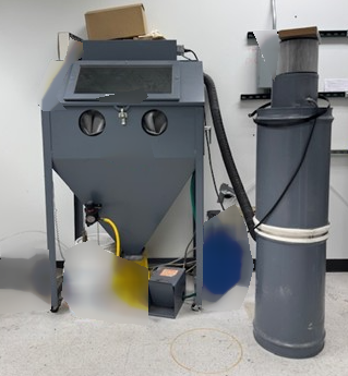 图为 已使用的 TRINCO Sandblast cabinet 待售