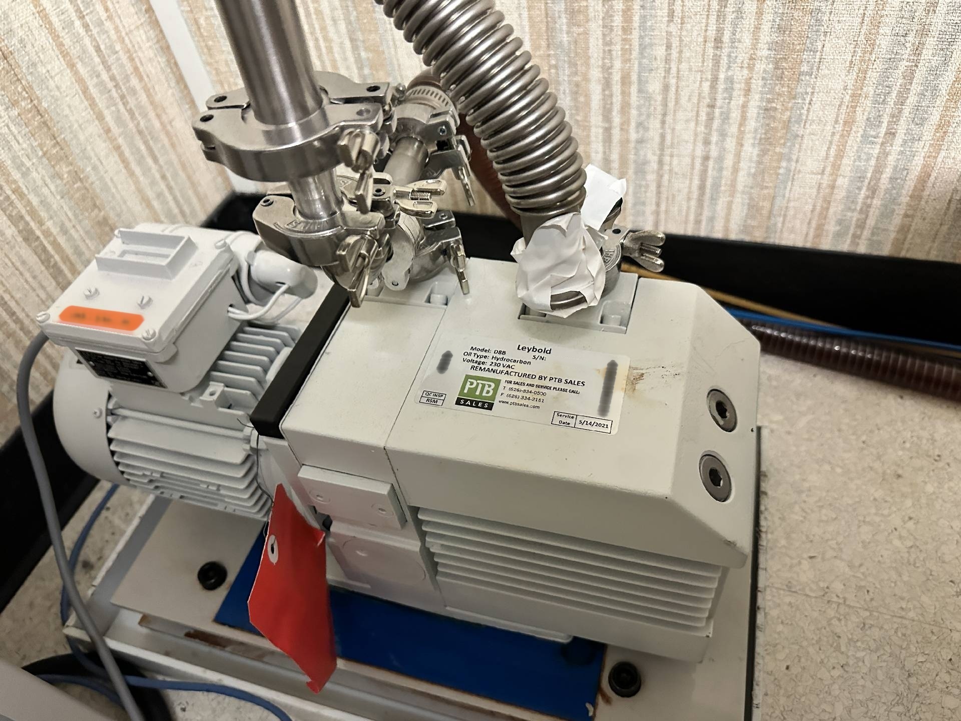 Photo Used TRIVAC D8B For Sale