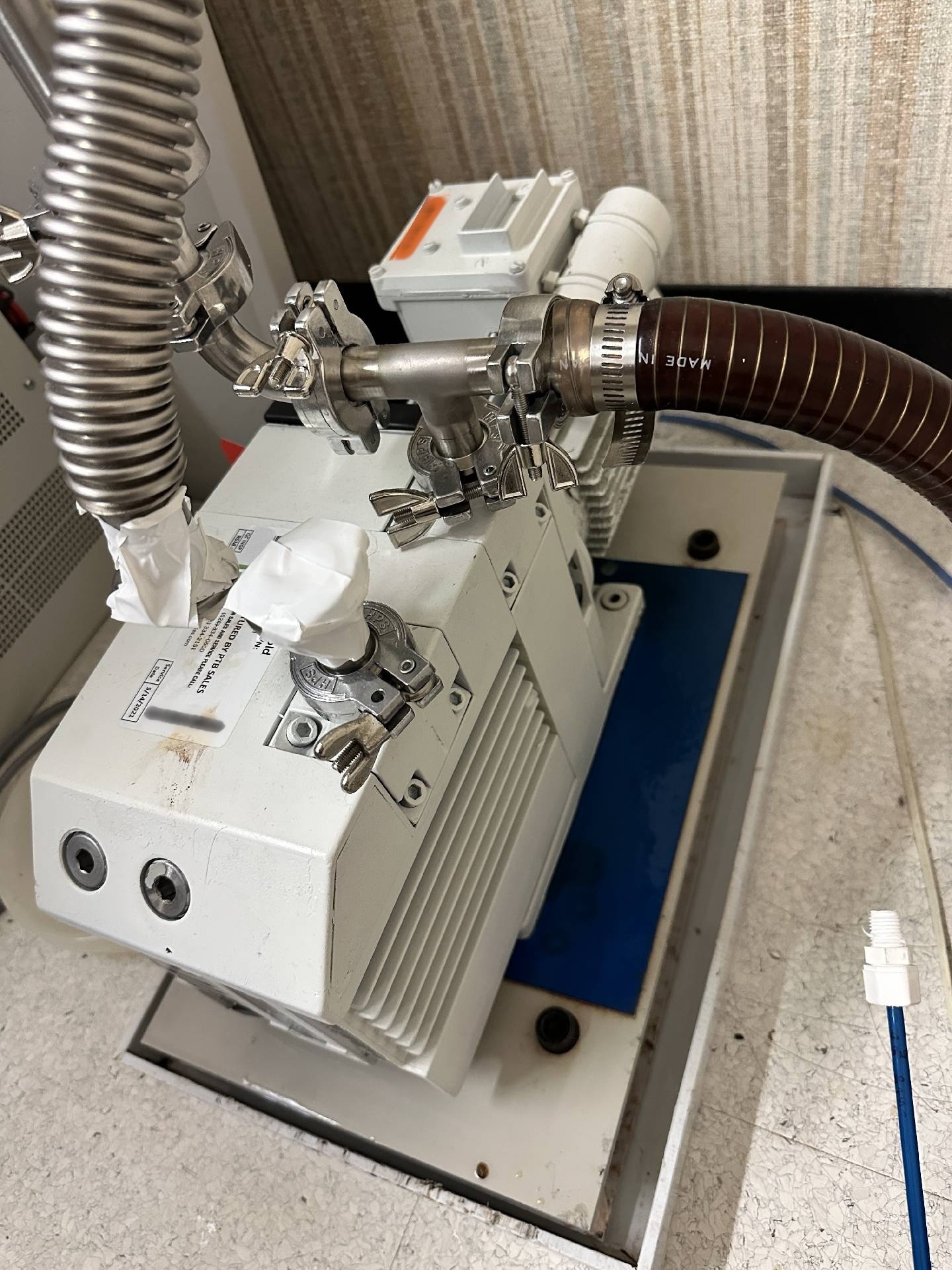 Photo Used TRIVAC D8B For Sale
