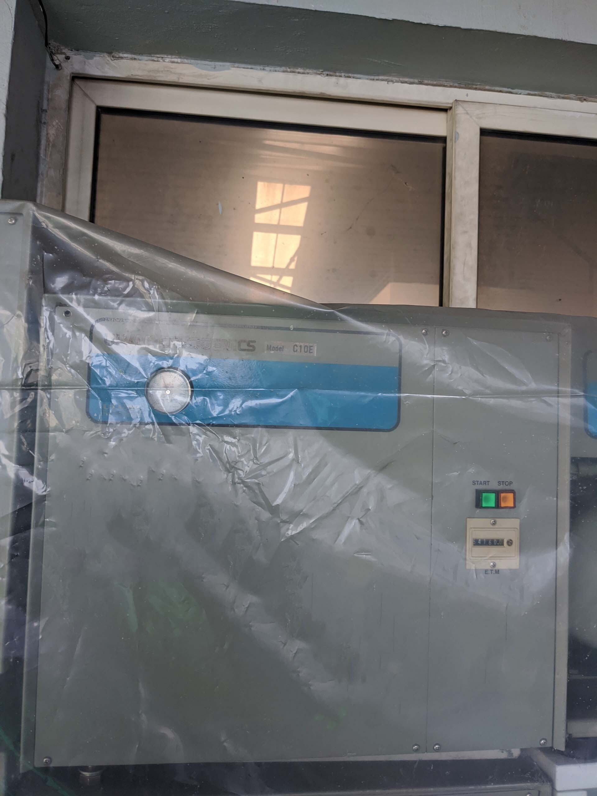 Photo Used ULVAC / CTI-CRYOGENICS C10E For Sale