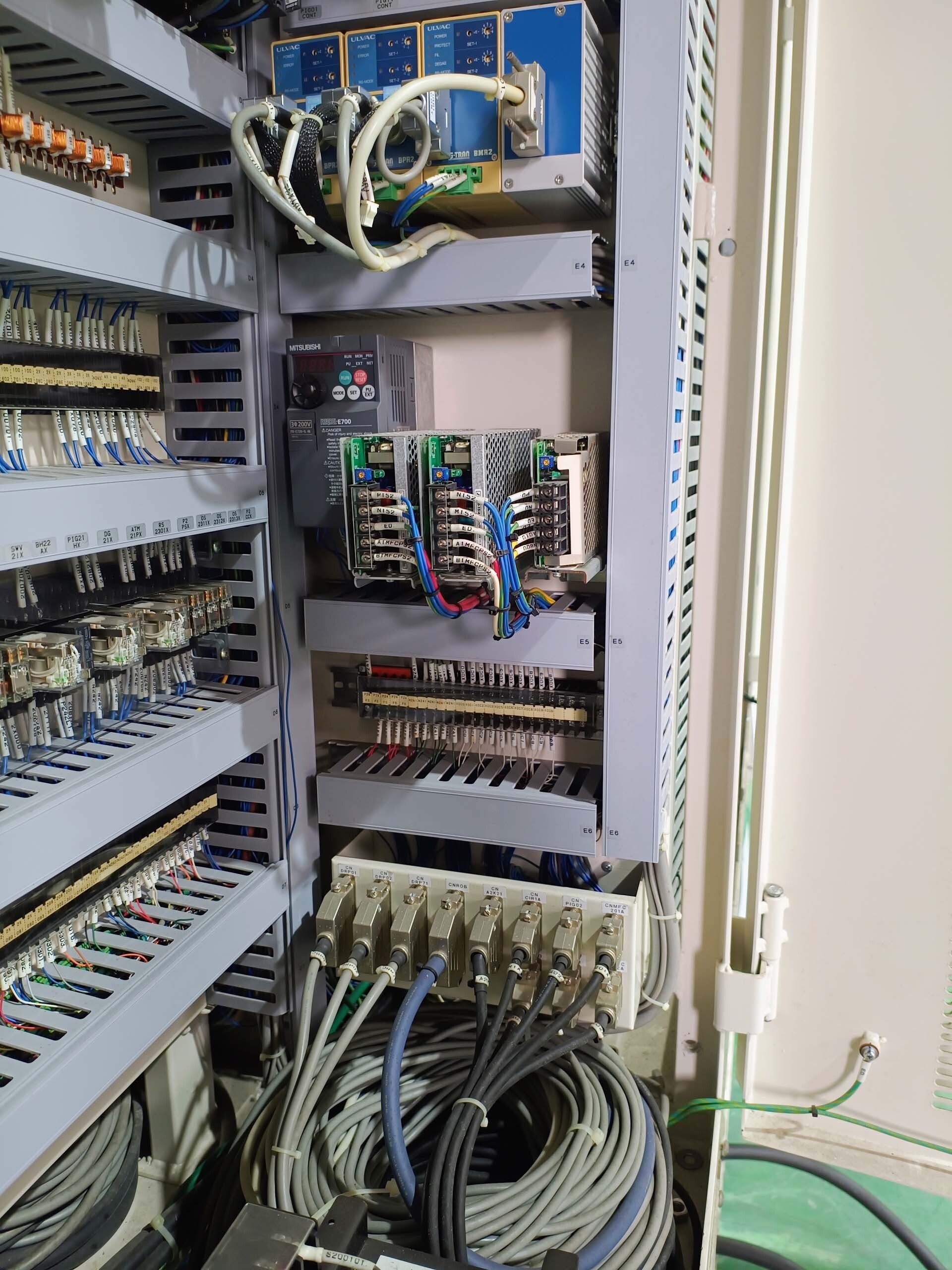 사진 사용됨 ULVAC CME-200J 판매용