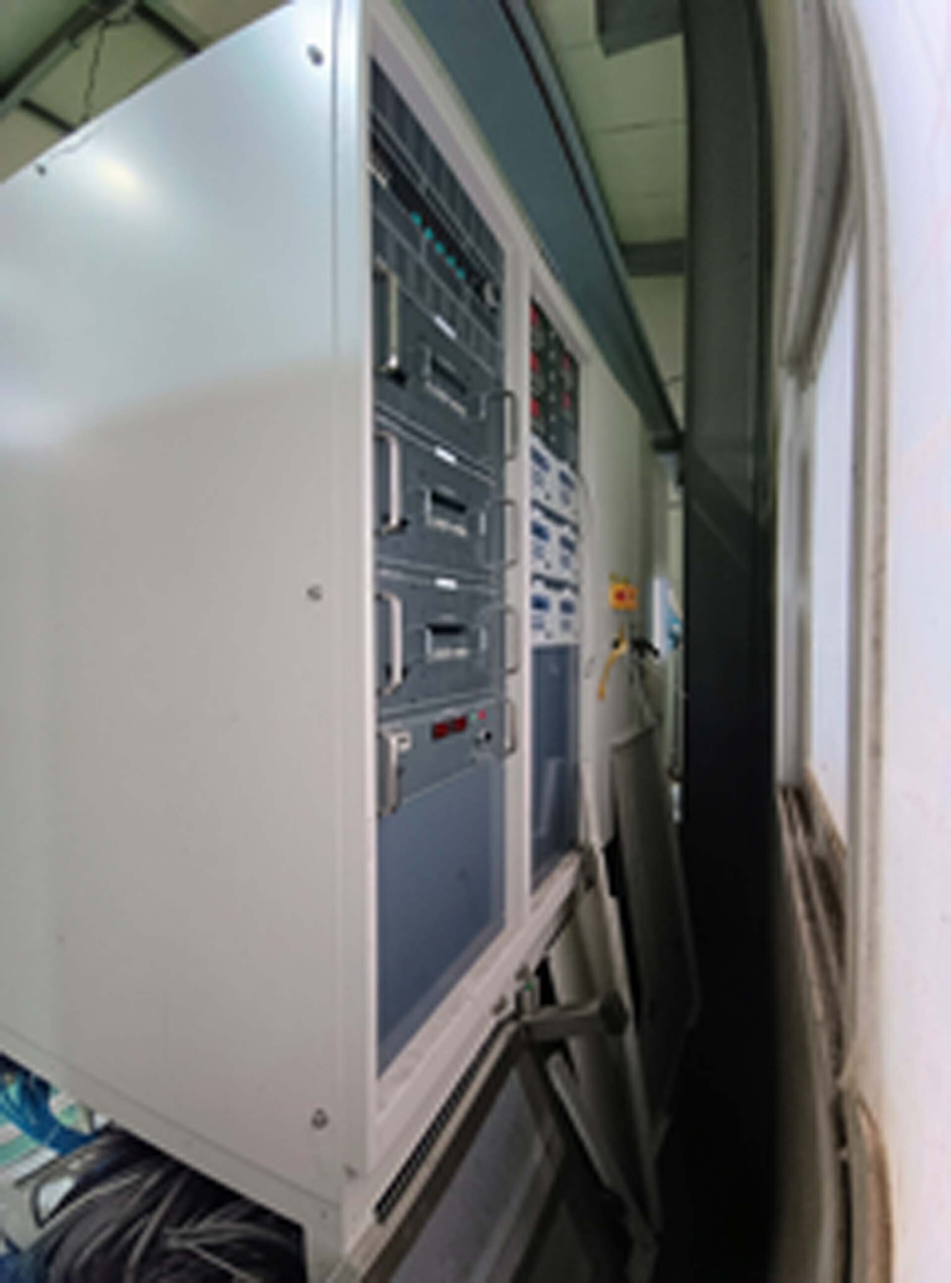 사진 사용됨 ULVAC CME-200J 판매용