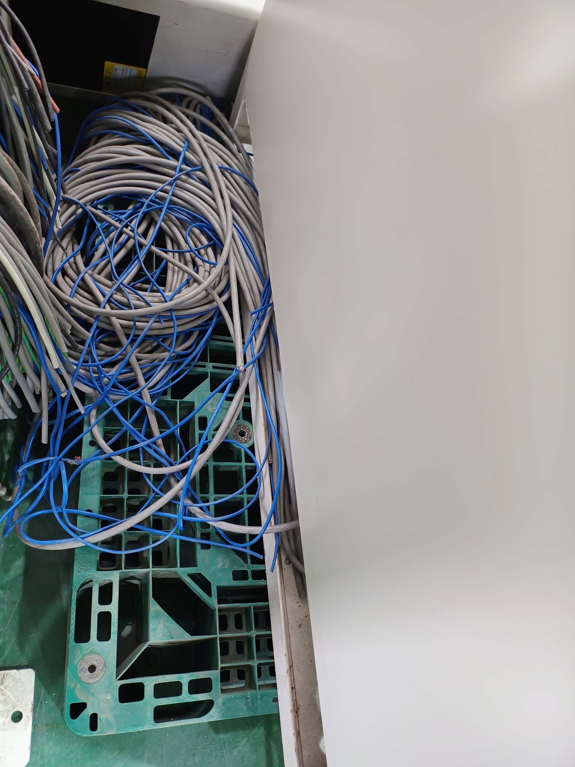 사진 사용됨 ULVAC CME-200J 판매용