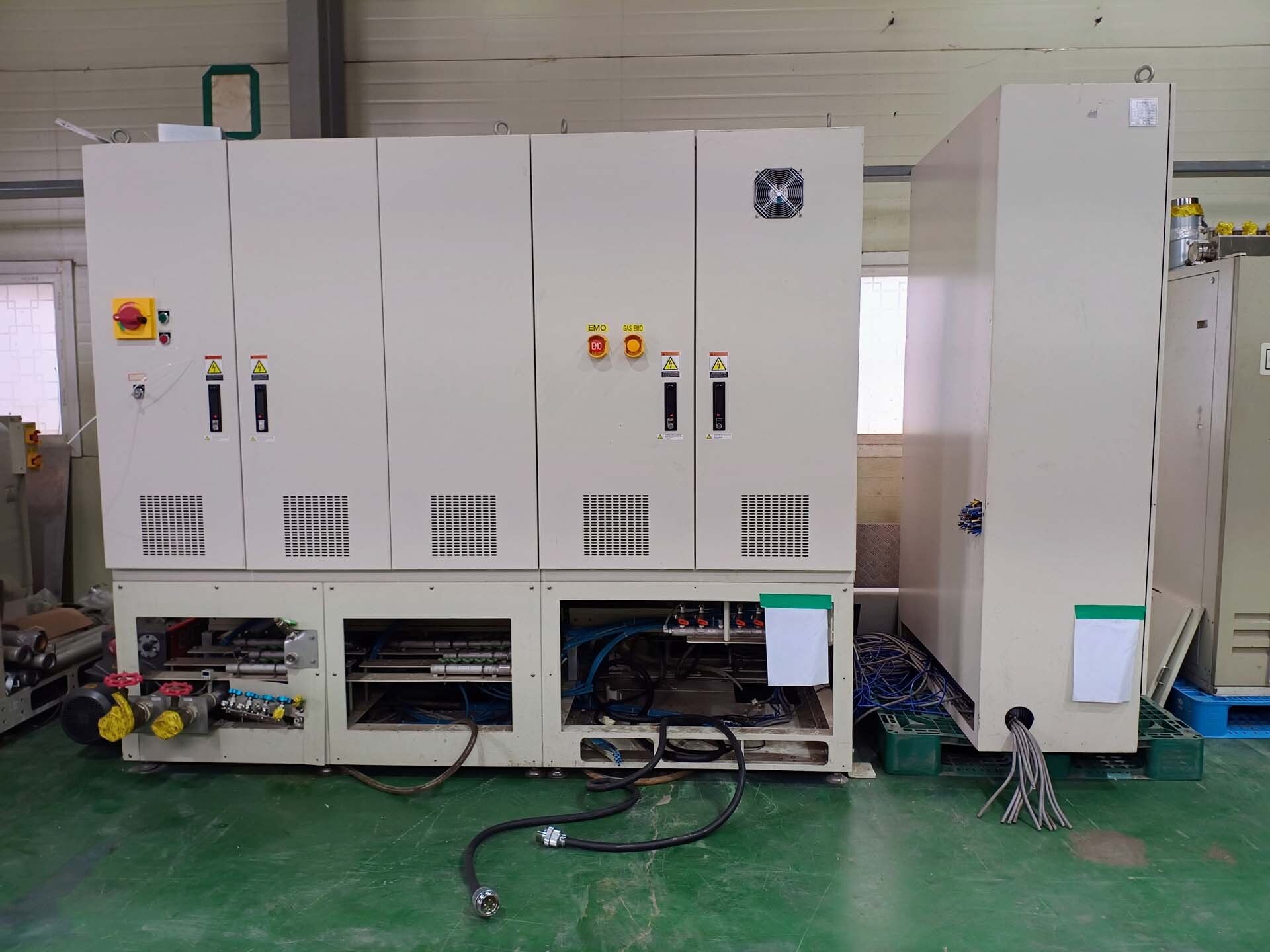 사진 사용됨 ULVAC CME-200J 판매용