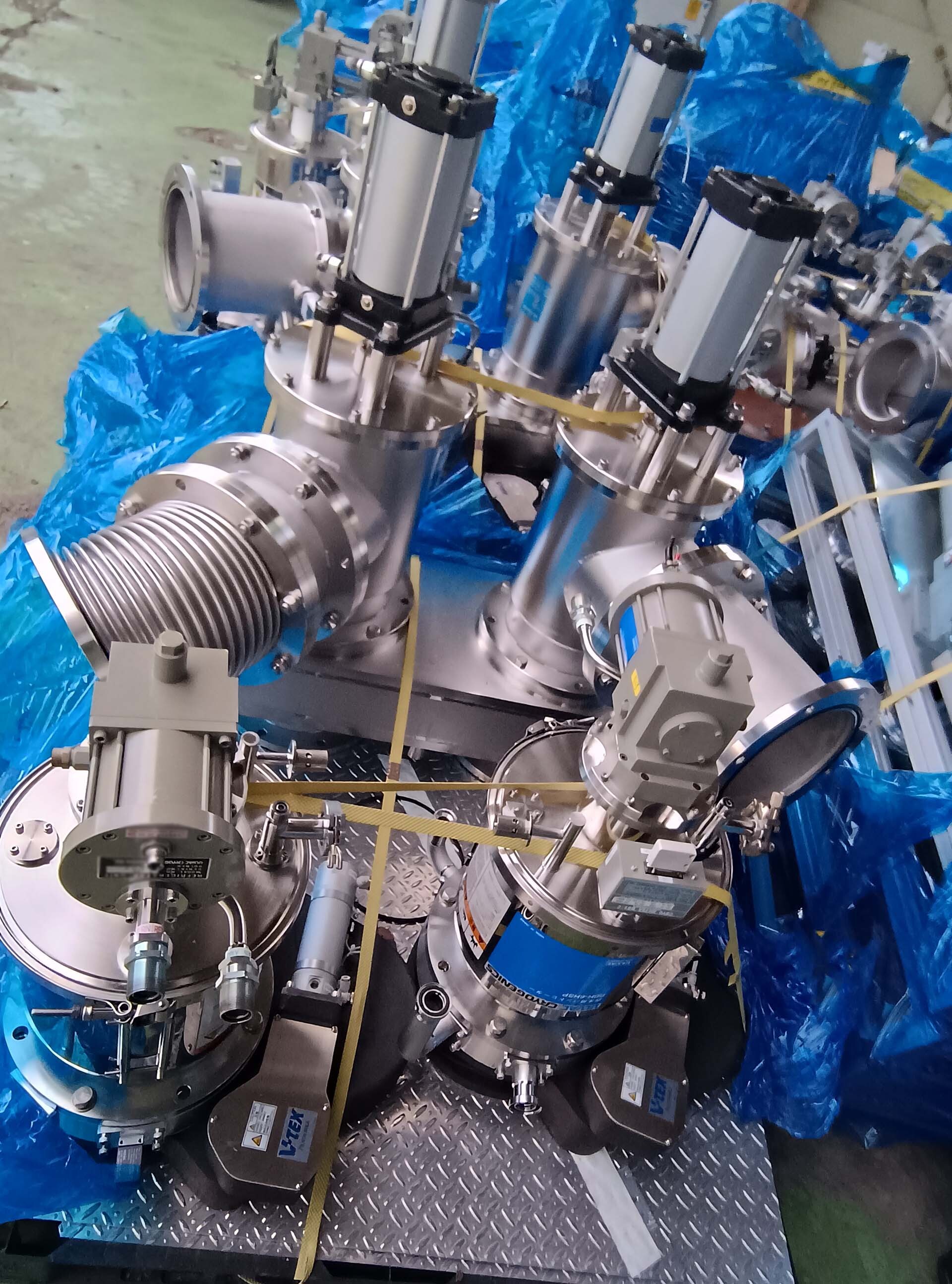 Photo Used ULVAC Cryo-U8HSP For Sale