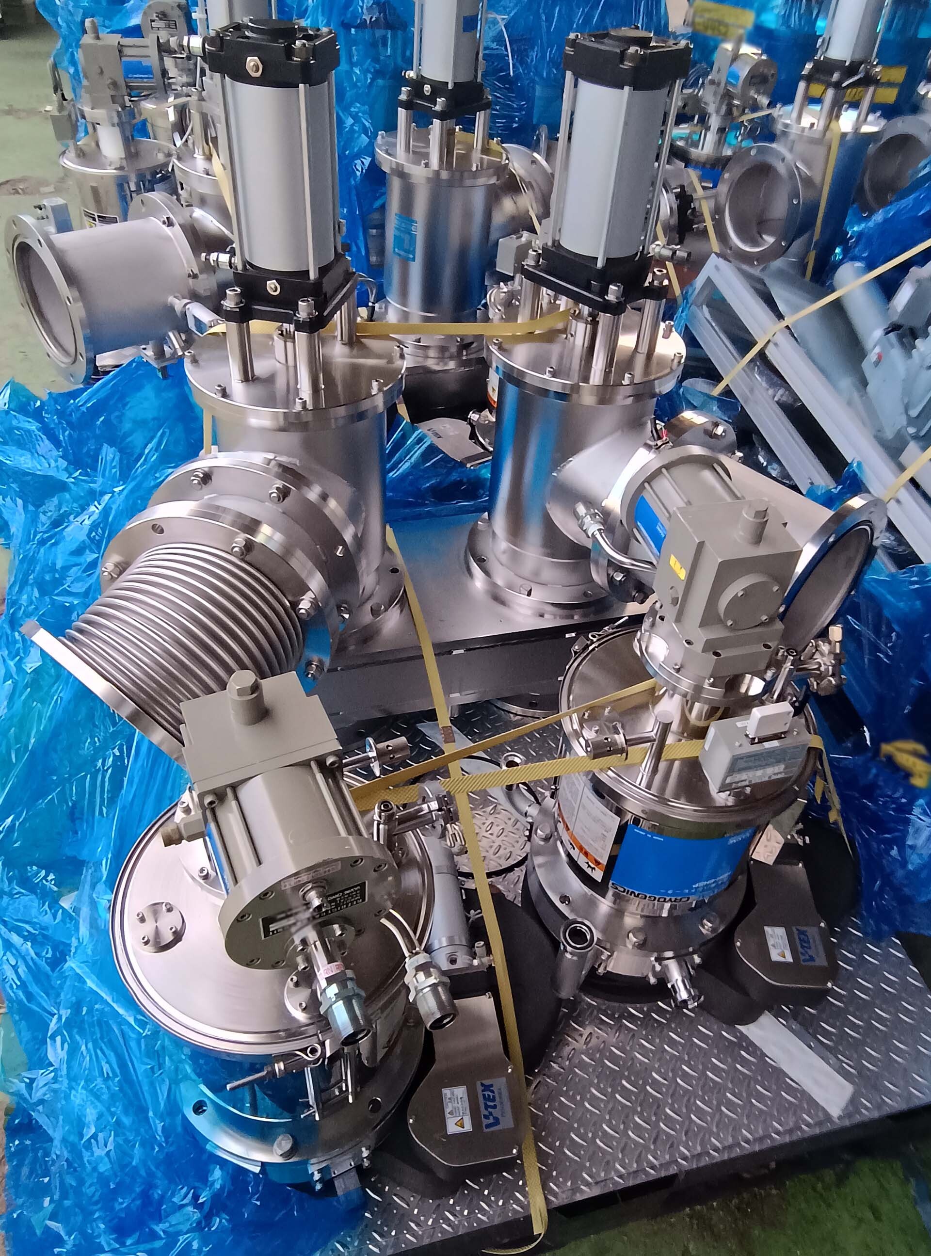 Photo Used ULVAC Cryo-U8HSP For Sale
