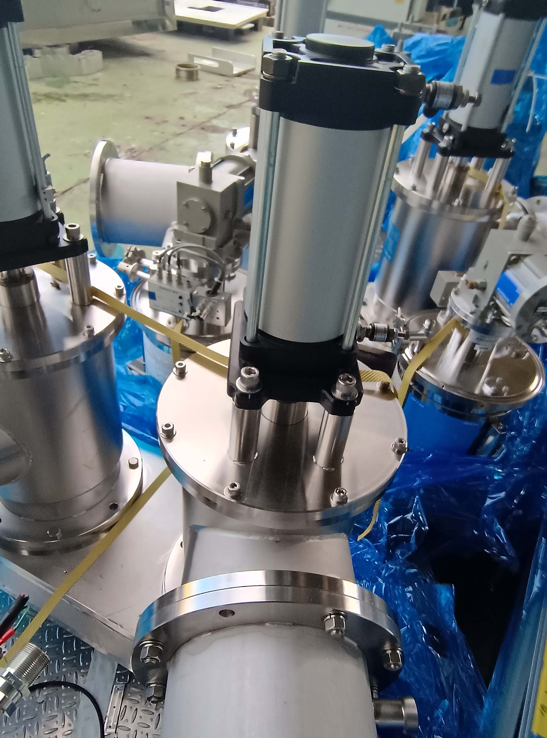 Photo Used ULVAC Cryo-U8HSP For Sale