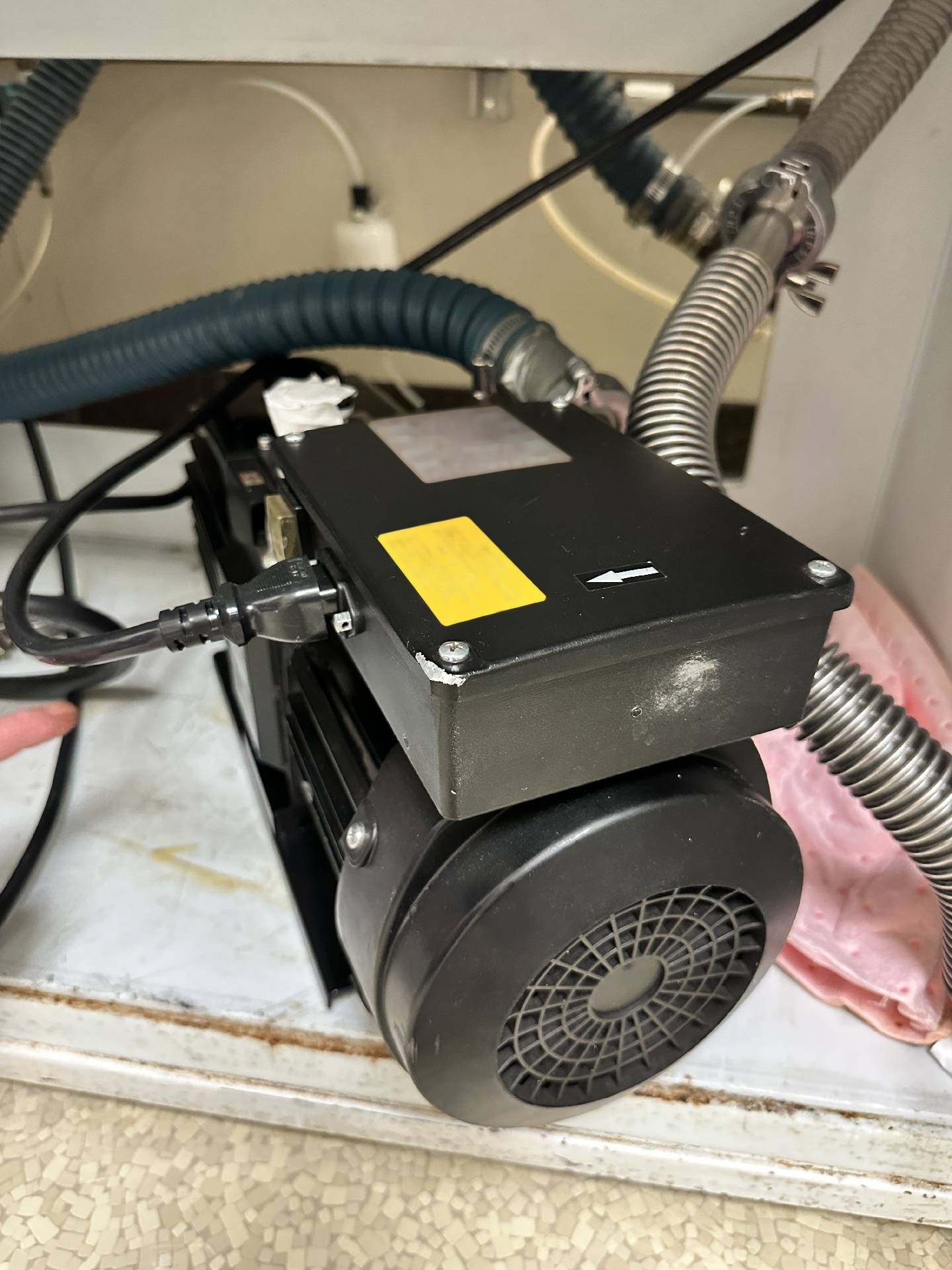图为 已使用的 ULVAC GLD-137C 待售