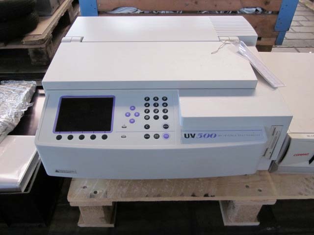 Photo Used UNICAM UV 500 For Sale