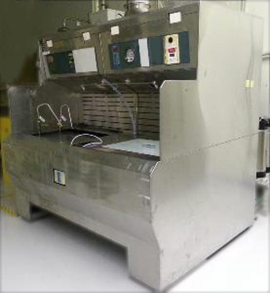 Photo Used UNIVERSAL PLASTICS Solvent Bench For Sale