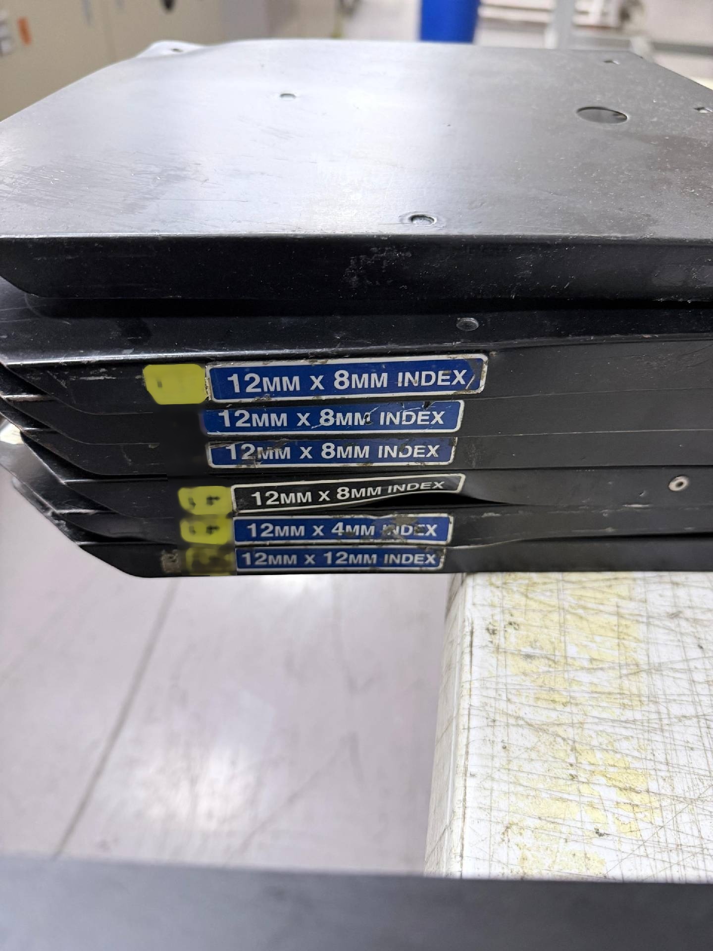 Photo Used UNIVERSAL (69) Feeders for GSM For Sale