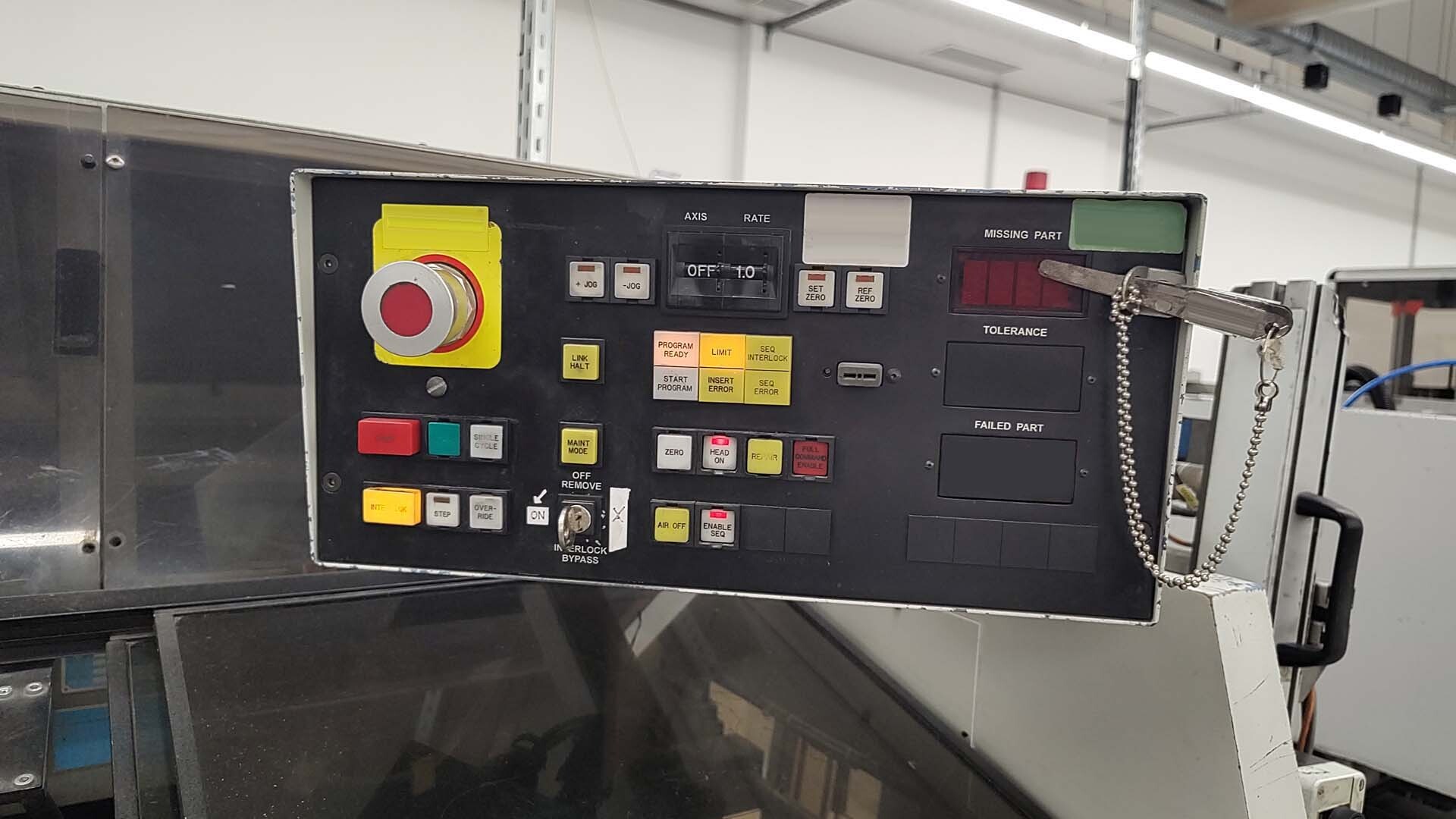 图为 已使用的 UNIVERSAL Axial inserter 待售