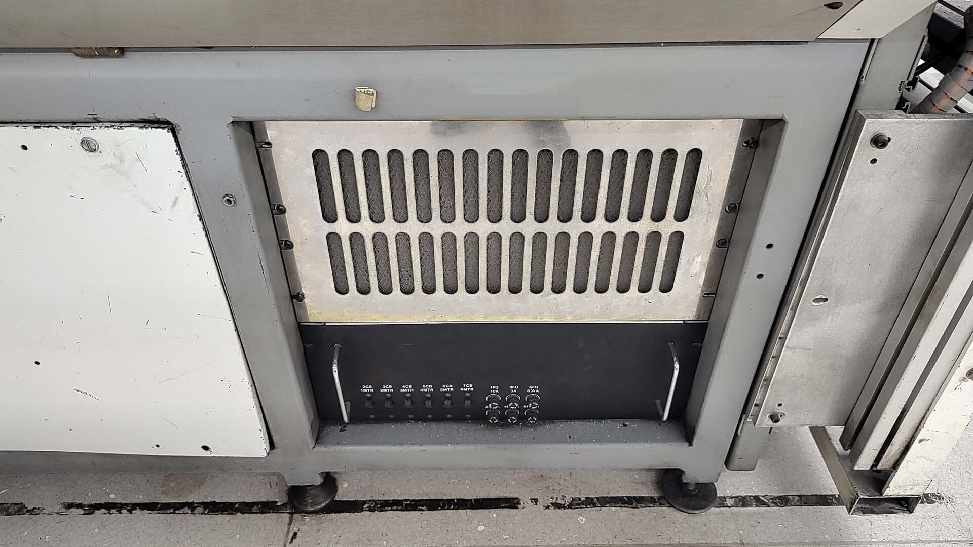 图为 已使用的 UNIVERSAL Axial inserter 待售