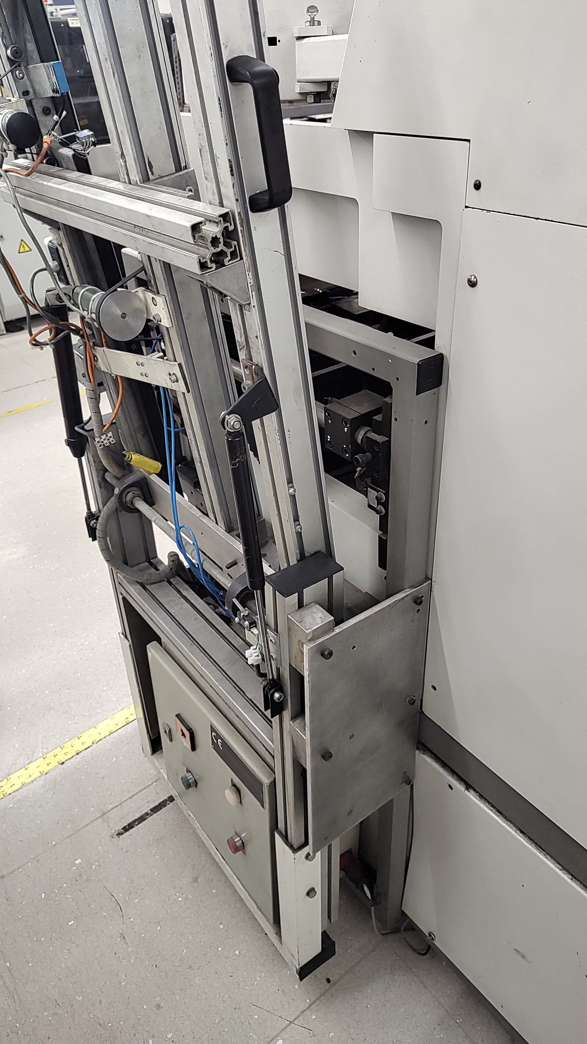 图为 已使用的 UNIVERSAL Axial inserter 待售