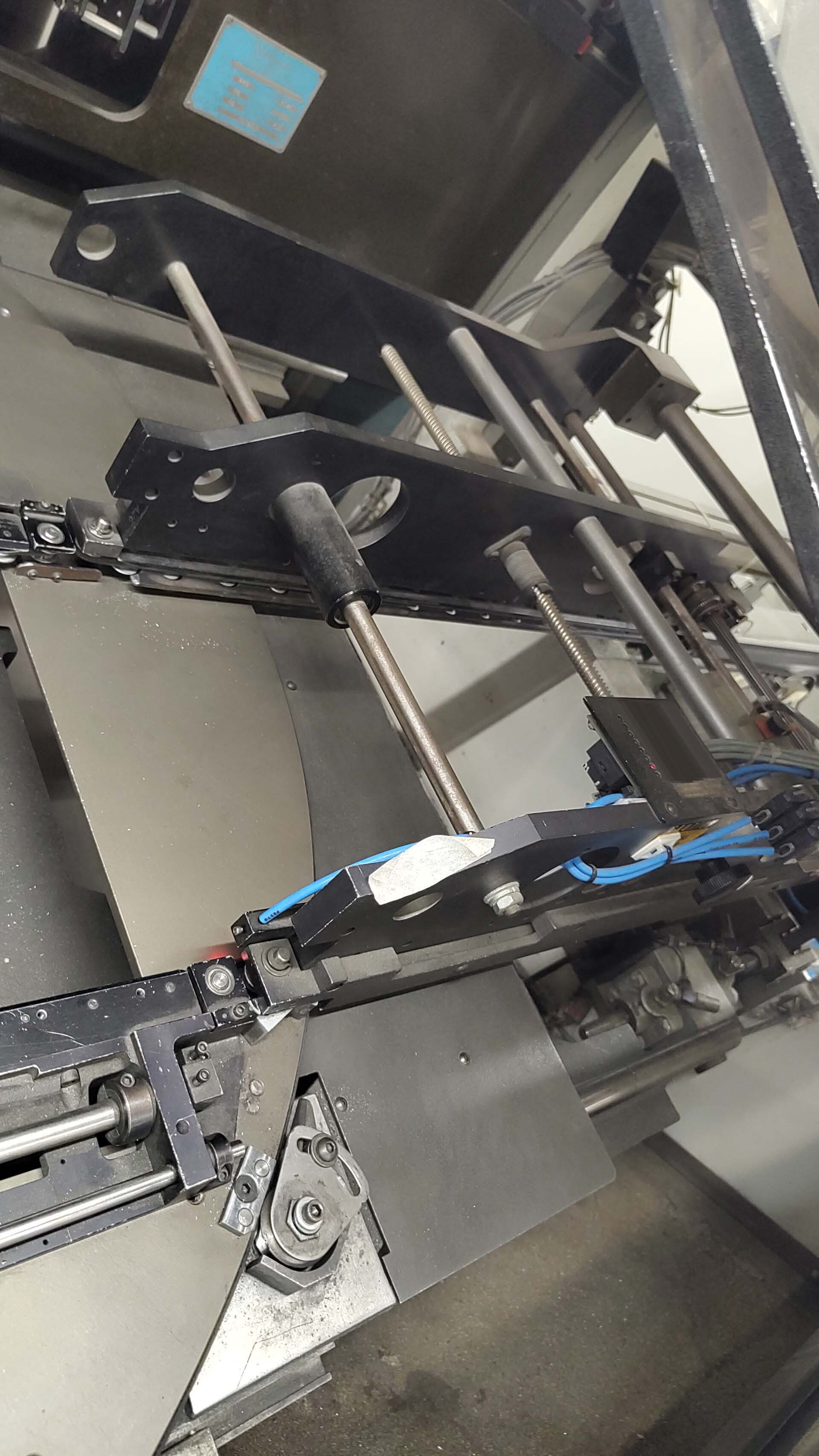 사진 사용됨 UNIVERSAL Axial inserter 판매용