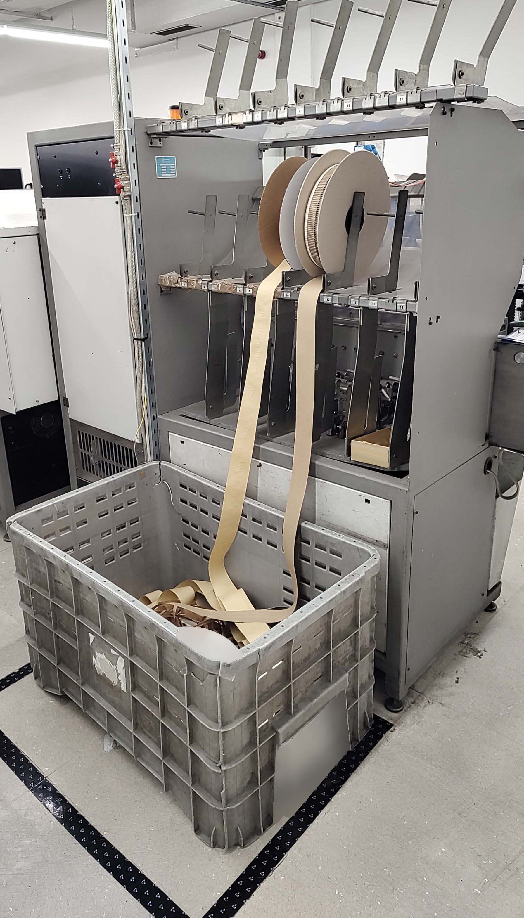 사진 사용됨 UNIVERSAL Axial inserter 판매용